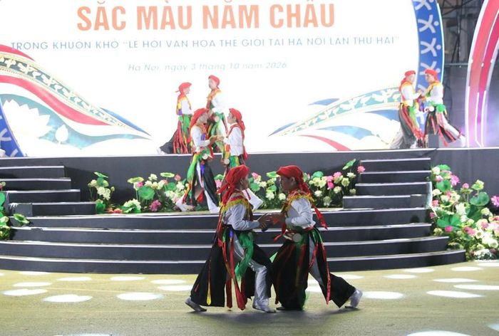 Điệu múa "Con đĩ đánh bồng"