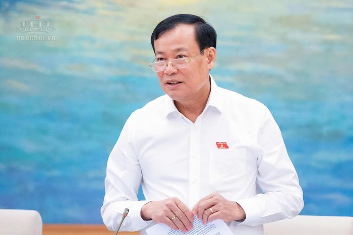 Chủ nhiệm Ủy ban Quốc phòng, An ninh và Đối ngoại Lê Tấn Tới phát biểu tại Phiên họp