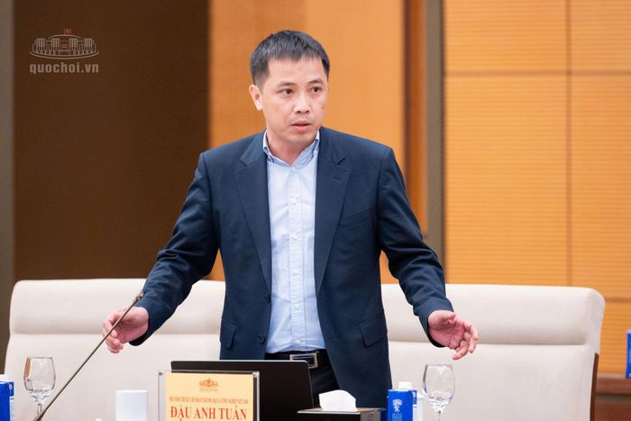Phó Tổng Thư ký kiêm Trưởng Ban Pháp chế của Liên đoàn Thương mại và Công nghiệp Việt Nam (VCCI) Đậu Anh Tuấn phát biểu tại Phiên họp