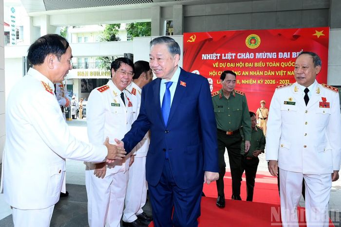Tổng Bí thư, Chủ tịch nước Tô Lâm với các đại biểu dự Đại hội đại biểu toàn quốc Hội Cựu Công an nhân dân Việt Nam lần thứ II, nhiệm kỳ 2026-2031.