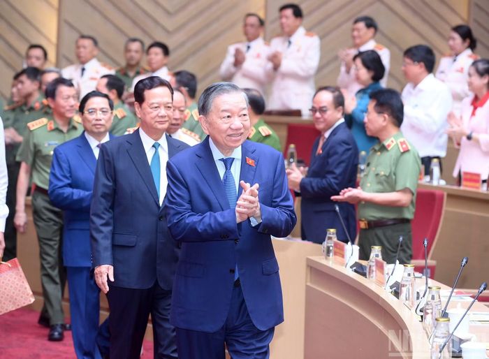 Tổng Bí thư, Chủ tịch nước Tô Lâm, các đồng chí lãnh đạo, nguyên lãnh đạo Đảng, Nhà nước và các đại biểu dự Đại hội đại biểu toàn quốc Hội Cựu Công an nhân dân Việt Nam lần thứ II, nhiệm kỳ 2026-2031.