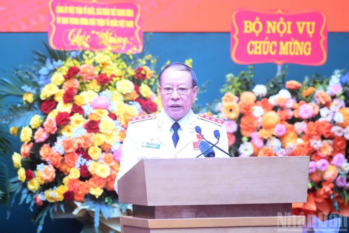 Thượng tướng Lê Quý Vương, nguyên Ủy viên Trung ương Đảng, nguyên Thứ trưởng Bộ Công an, Chủ tịch Hội Cựu Công an nhân dân Việt Nam phát biểu khai mạc Đại hội.