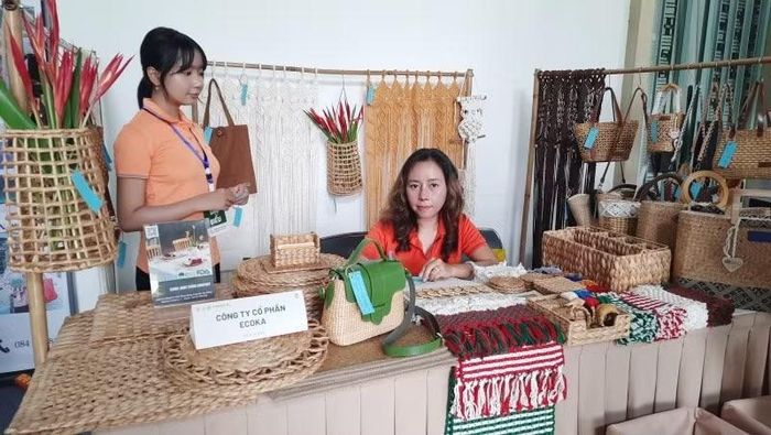 Trưng bày các sản phẩm xanh tại Thành phố Hồ Chí Minh. (Ảnh: CAO TÂN)