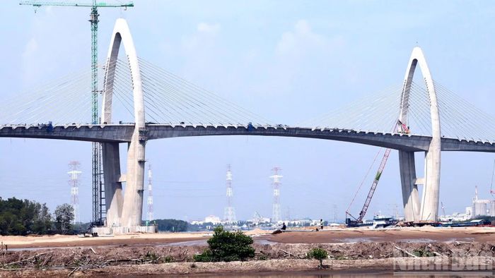 Nhịp chính của cầu Phước An với khoảng cách giữa hai trụ chính là 250m, lớn nhất Đông Nam Á tính đến thời điểm hiện tại.