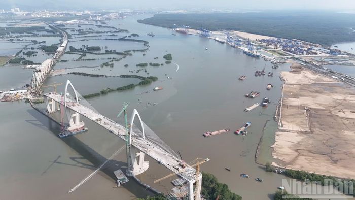 Cầu Phước An và đường dẫn có tổng chiều dài 4,3km, bắc qua sông Thị Vải﻿ kết nối giữa xã Phước An, thành phố Đồng Nai với phường Phú Mỹ, Thành phố Hồ Chí Minh. 