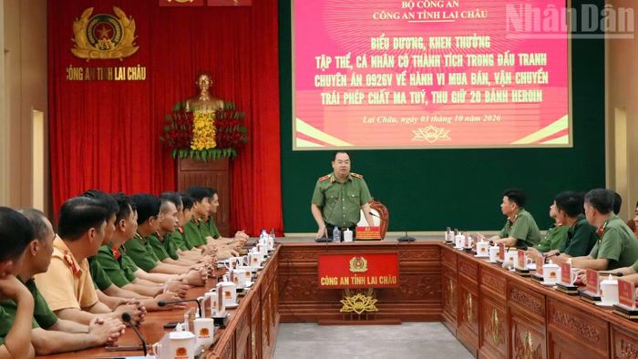 Giám đốc Công an tỉnh Lai Châu phát biểu chỉ đạo tại buổi biểu dương, khen thưởng.