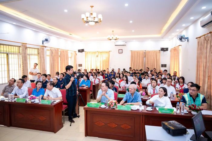 Quang cảnh chương trình. (Ảnh: VIỆT HÀ)