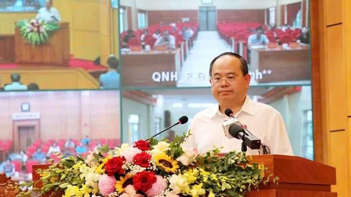 Bí thư Thành ủy, Trưởng Đoàn đại biểu Quốc hội thành phố Quảng Ninh Quản Minh Cường phát biểu tại hội nghị. (Ảnh: QUANG THỌ)