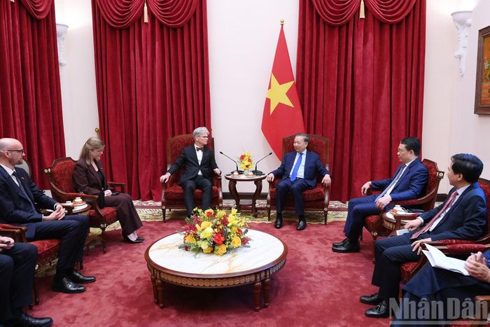 Tổng Bí thư, Chủ tịch nước Tô Lâm tiếp Đại sứ Vương quốc Bỉ tại Việt Nam Pieter Leenknegt.