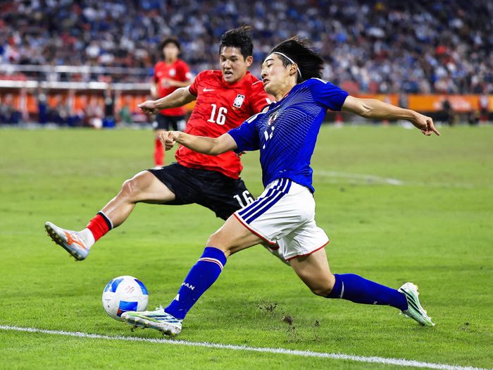 Trận chung kết giữa U23 Hàn Quốc và U23 Nhật Bản diễn ra quyết liệt. Ảnh: AP