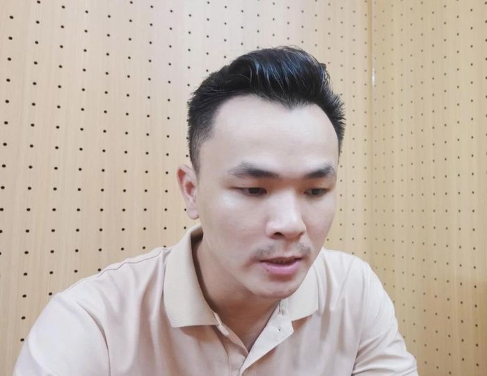 Hai đối tượng: Đặng Hùng Vương và Đặng Hoàng Lợi tại cơ quan Công an.