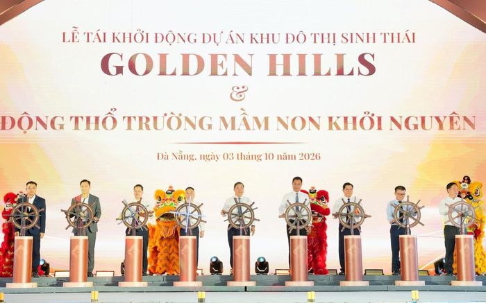 Các đại biểu thực hiện nghi thức tái khởi động DAKĐTST Golden Hills.