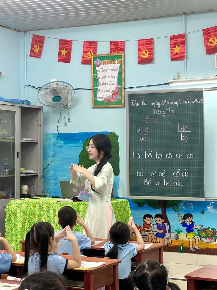 Ninh An kiến tập tại trường Tiểu học Ngô Sĩ Liên (TP. Đà Nẵng)