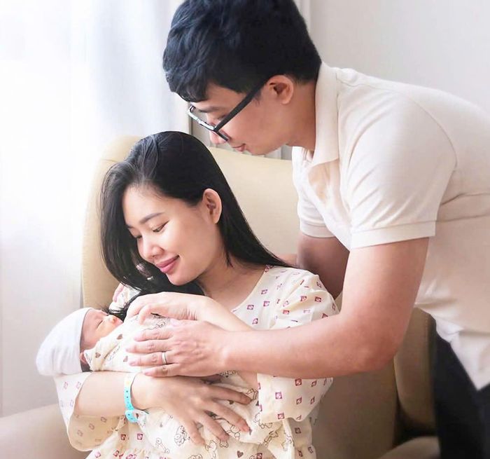 Niềm hạnh phúc của gia đình đón thêm thành viên mới. Ảnh: Bệnh Viện P.N. cung cấp
