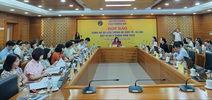 Đại biểu tham dự họp báo, sáng 3-10. Ảnh: LƯU THỦY