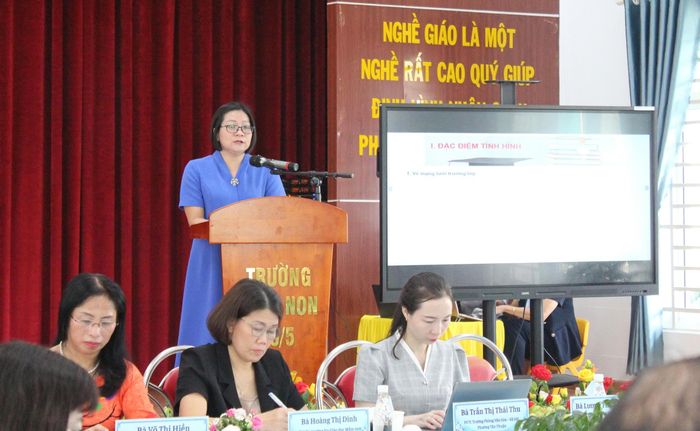  Bà Nguyễn Thị Đoan Trang, chuyên viên Phòng Giáo dục mầm non, Sở GD-ĐT TPHCM, chia sẻ thực tế triển khai tại TPHCM 