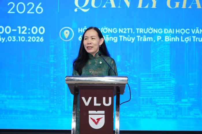 PGS-TS Trần Thị Mỹ Diệu, Hiệu trưởng Trường Đại học Văn Lang, phát biểu tại diễn đàn. ﻿Ảnh: NHUNG NGUYỄN 