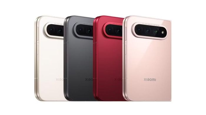 Cụm ba camera phía sau gồm cảm biến chính 200 MP, tele 50 MP và góc siêu rộng 50 MP. 