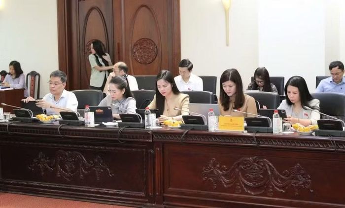 Các đại biểu tham dự phiên họp