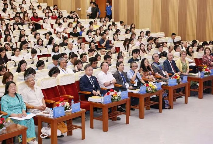Các đại biểu tham dự hội thảo.