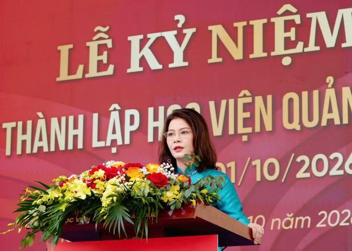 PGS.TS Nguyễn Thị Thu Hằng – Bí thư Đảng ủy, Giám đốc Học viện Quản lý giáo dục trình bày diễn văn kỷ niệm.
