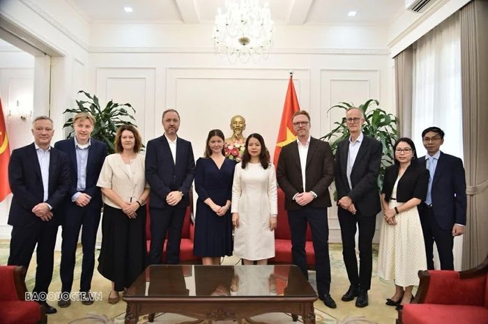 Thứ trưởng Nguyễn Minh Hằng khẳng định, Bộ Ngoại giao sẽ tiếp tục đồng hành, hỗ trợ kết nối cộng đồng doanh nghiệp, quỹ đầu tư Đan Mạch và Bắc Âu với các cơ quan, địa phương, doanh nghiệp và đối tác Việt Nam.
