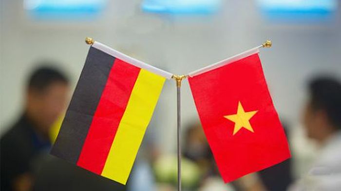 Lãnh đạo Đảng và Nhà nước Việt Nam gửi điện mừng nhân dịp kỷ niệm Quốc khánh Đức.