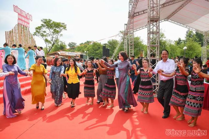 Nhiều chương trình nghệ thuật đặc sắc tại lễ phát động.