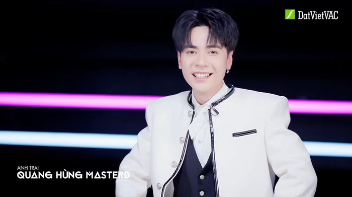 Quang Hùng MasterD nói anh đến với Tinh hà say hi vì nhớ các anh em, nhất là khi xem lại hình ảnh của mình ở mùa trước. Anh nói biết ơn chương trình đã giúp mình tỏa sáng tự nhiên, đồng thời muốn thực hiện lời hẹn ước chơi hết mình. Tuy nhiên, ở cuộc bầu chọn đội trưởng đầu tiên, nam ca sĩ không nhận được phiếu nào. Một số anh trai lo ngại lịch biểu diễn dày đặc khiến anh khó đảm nhận công việc.