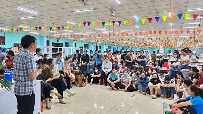 Tổ công tác đối thoại với người lao động nhằm tìm cách tháo gỡ.