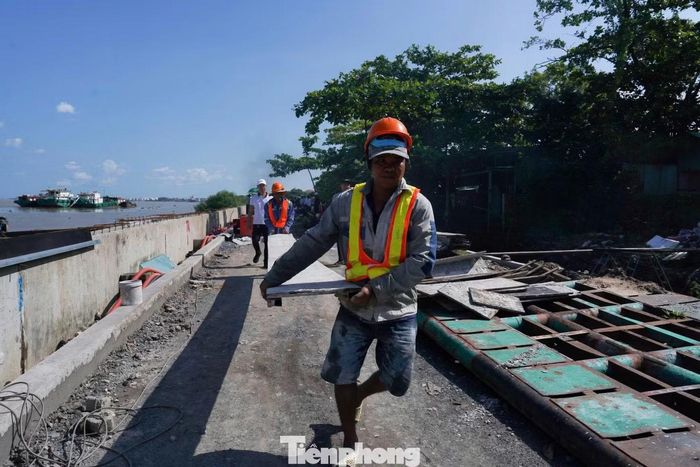 Dự án Giải quyết ngập do triều khu vực TPHCM có xét đến yếu tố biến đổi khí hậu, giai đoạn 1 được triển khai nhằm kiểm soát ngập do triều cường, chủ động ứng phó với biến đổi khí hậu và điều tiết mực nước trong hệ thống sông, kênh, rạch tại khu vực được kiểm soát.