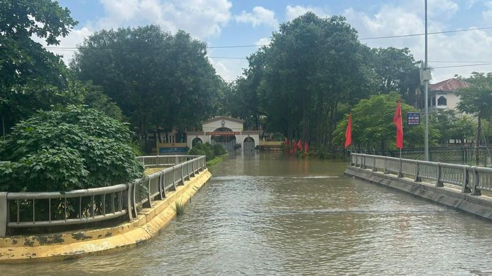 Nhiều trường học ở Thanh Hóa cũng bị nhấn chìm sau mỗi đợt mưa lớn kéo dài.
