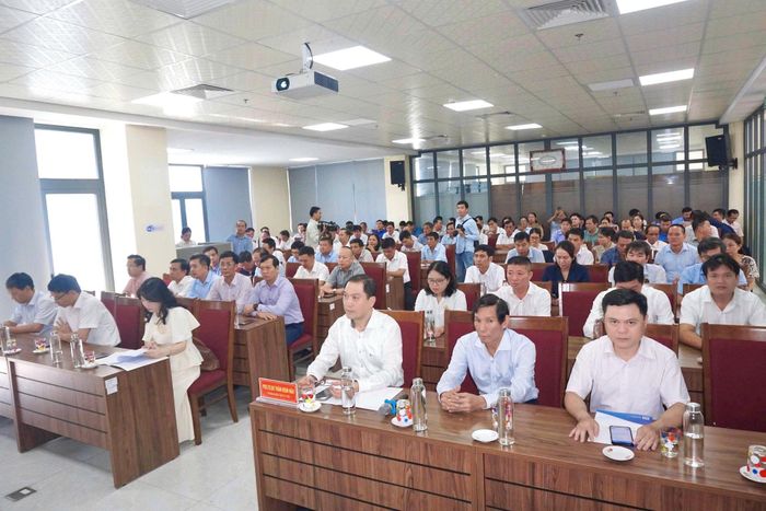 Các đại biểu tham dự hội nghị.
