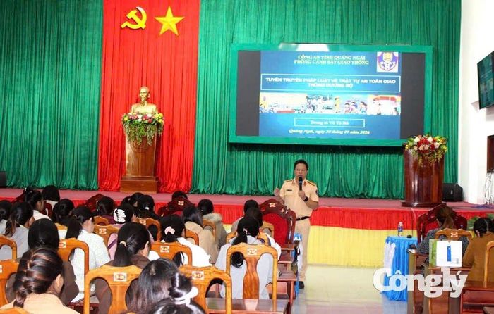 Việc tuyên truyền pháp luật về ATGT có ý nghĩa thiết thực đối với hội viên phụ nữ ở các thôn, nhất là những địa bàn có điều kiện đi lại còn khó khăn, người dân thường xuyên sử dụng xe máy để phục vụ sinh hoạt, lao động và sản xuất.