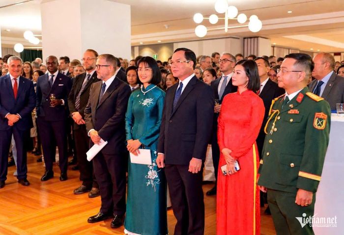 Bộ trưởng Nguyễn Đình Khang tham dự lễ kỷ niệm 81 năm Quốc khánh Việt Nam do Đại sứ quán Việt Nam tại Italia tổ chức tối 24/9.