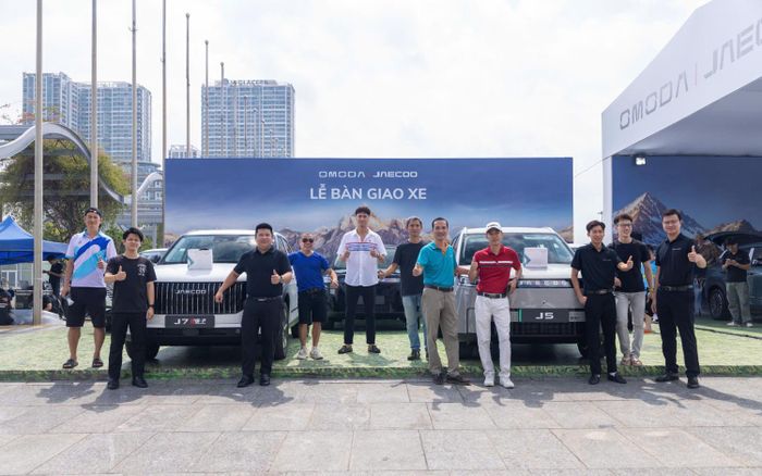 Nhiều xe được bàn giao ngay trong khuôn khổ Ngày hội đổi mới sáng tạo quốc gia 2026, diễn ra từ 3-5/10 tại Hà Nội. Ảnh: OJV