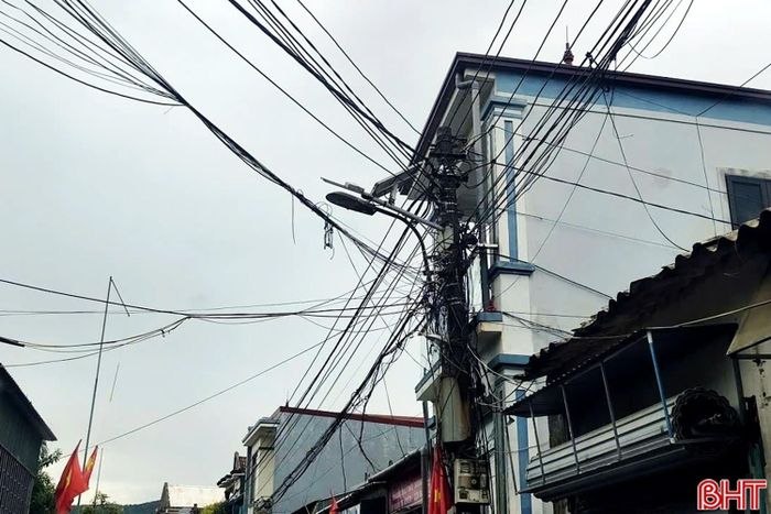 Lưới điện xuống cấp, sụt áp kéo dài khiến người dân và các HTX ở Hà Tĩnh mong muốn sớm hoàn tất việc bàn giao cho ngành điện.