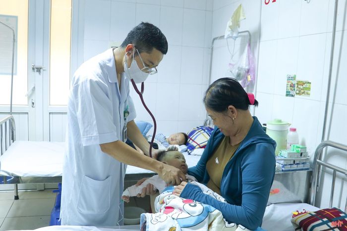 Virus RSV đang trở thành mối lo với nhiều gia đình có trẻ nhỏ, đặc biệt là trẻ trong những tháng đầu đời.