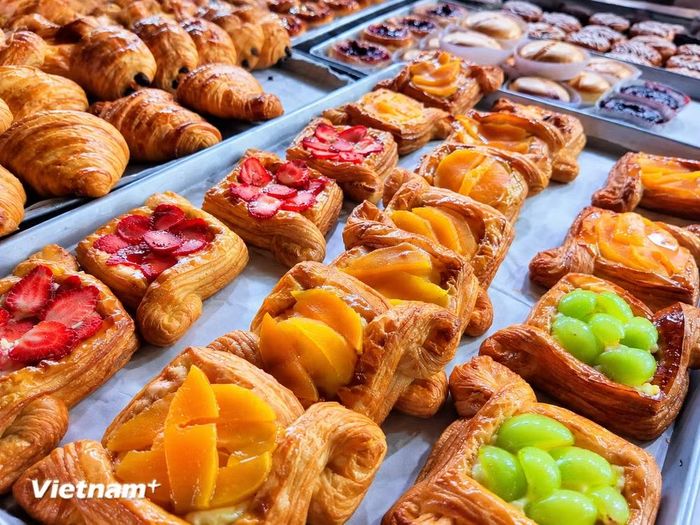 Các quốc gia mang đến nhiều món ăn, thức uống ngọt/mặn cho phép thực khách có trải nghiệm trọn vẹn và đa dạng. (Ảnh: Minh Anh/Vietnam+)