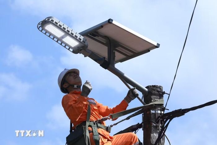 Năng lượng mặt trời. (Ảnh: Anh Tuấn/TTXVN)