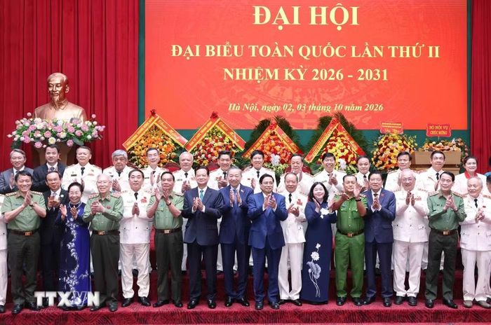 Tổng Bí thư, Chủ tịch nước Tô Lâm và các đại biểu tham dự Đại hội toàn quốc lần thứ II Hội Cựu Công an nhân dân Việt Nam. (Ảnh: Thống Nhất/TTXVN)