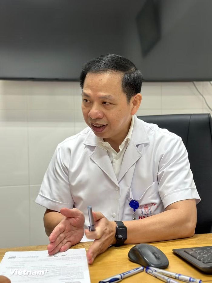 Phó giáo sư Nguyễn Văn Tuấn - Chủ tịch Hội Tâm thần học Việt Nam, Viện trưởng Viện Sức khỏe tâm thần (Bệnh viện Bạch Mai). (Ảnh: T.G/Vietnam+)