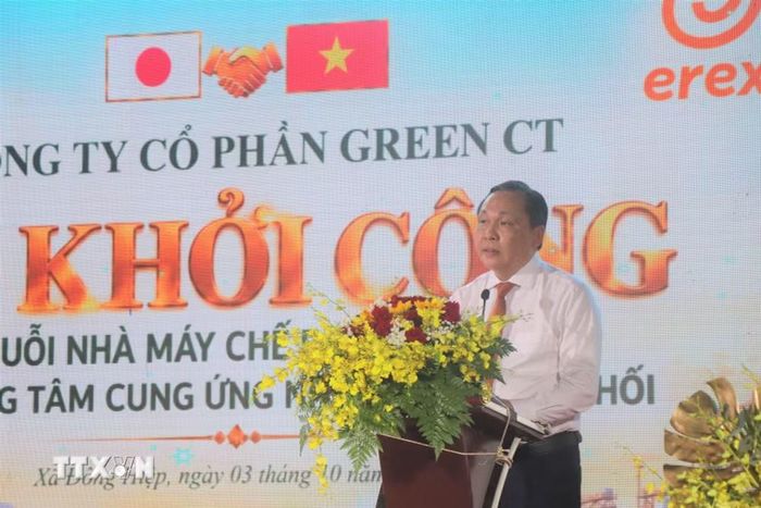 Ông Lê Công Lý, Phó Chủ tịch UBND thành phố Cần Thơ phát biểu tại buổi lễ. (Ảnh: Thu Hiền/TTXVN)