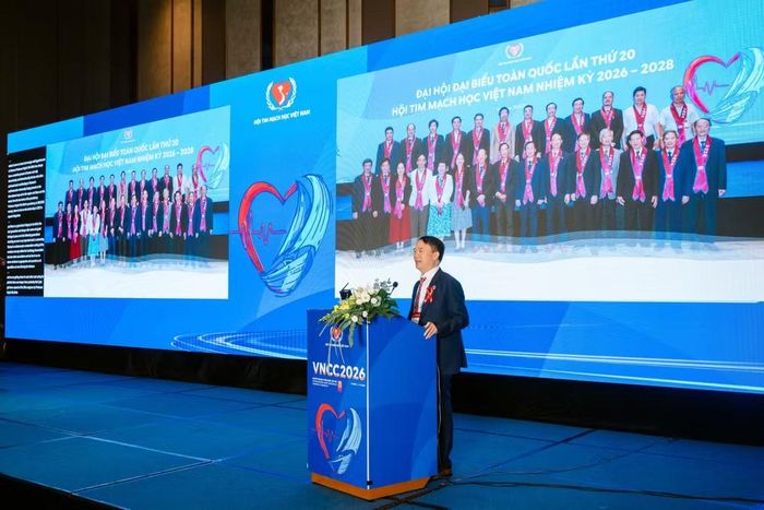 Giáo sư Phạm Mạnh Hùng - Chủ tịch Hội tim mạch học Việt Nam phát biểu tại Đại hội. (Ảnh: PV/Vietnam+)