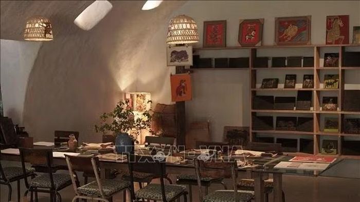Không gian trải nghiệm làm tranh Đông Hồ, tranh Làng Sình tại The Hangart.