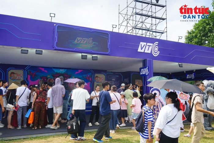Không gian trải nghiệm game audition, cosplay... thu hút nhiều du khách, đặc biệt là những bạn trẻ.