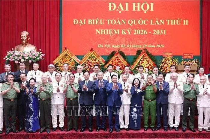 Tổng Bí thư, Chủ tịch nước Tô Lâm và các đại biểu tham dự Đại hội toàn quốc lần thứ II Hội Cựu Công an nhân dân Việt Nam. Ảnh: Thống Nhất/TTXVN