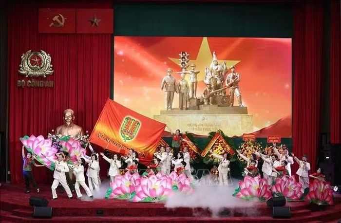 Tiết mục văn nghệ chào mừng. Ảnh: Thống Nhất/TTXVN