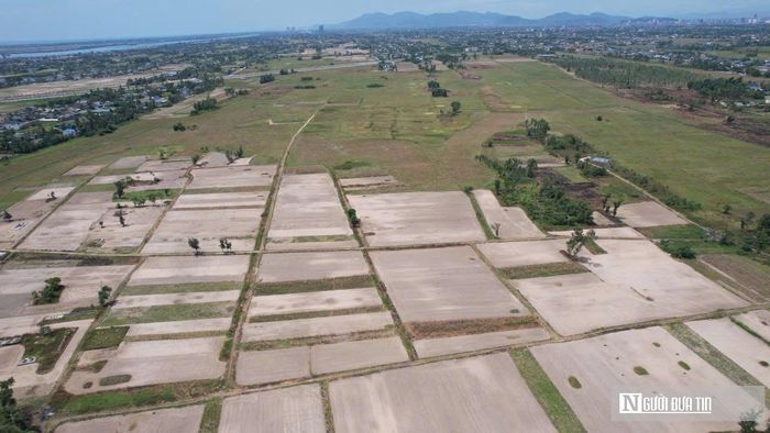 UBND tỉnh giao Sở Xây dựng chủ trì công bố công khai quy hoạch, cắm mốc ranh giới, hướng dẫn thi tuyển kiến trúc và kiểm tra, giám sát việc triển khai xây dựng đúng theo đồ án được duyệt.