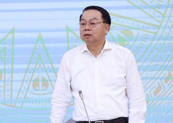 Thứ trưởng Bộ Tài chính Nguyễn Đức Chi tại họp báo (Ảnh: VGP).